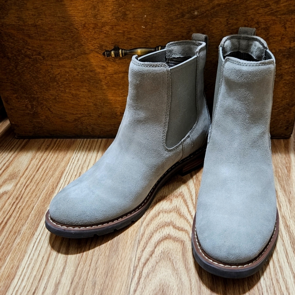 Arist Gray Suede Ankle Boots